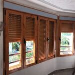 🪟✨ Descubre las ventanas de aluminio tipo madera perfectas para tu hogar